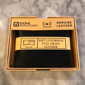 Stone Mountain Trifold RFID Leather Wallet/New